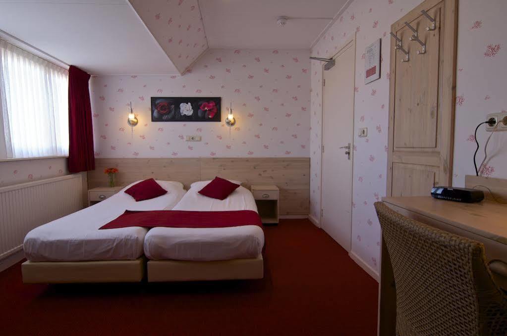 Hotel Oepkes West-Terschelling Exteriér fotografie